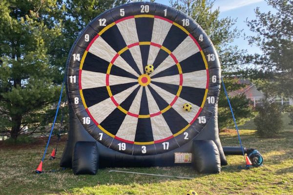 Giant Dart Board 15ft_Outside_960x720